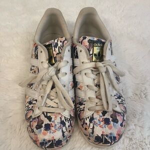 Adidas Women's Floral Sneakers - White and Multicolor